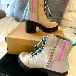 Steve Madden Silver Camou Boot